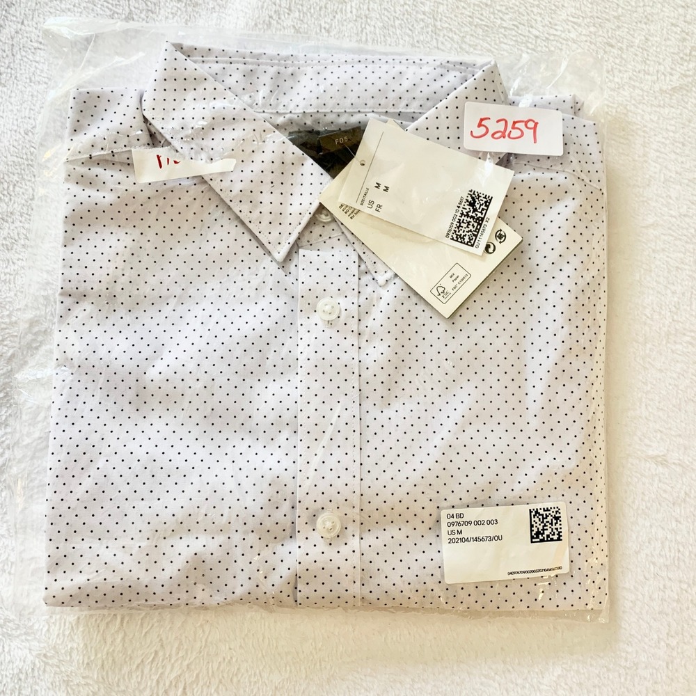 H&M Slim Fit Easy Iron Button Down Men Size M White Polka Dot Dress Shirt Cotton